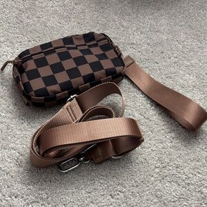 Checkered Bum bag/wristlet/crossbody 🤎